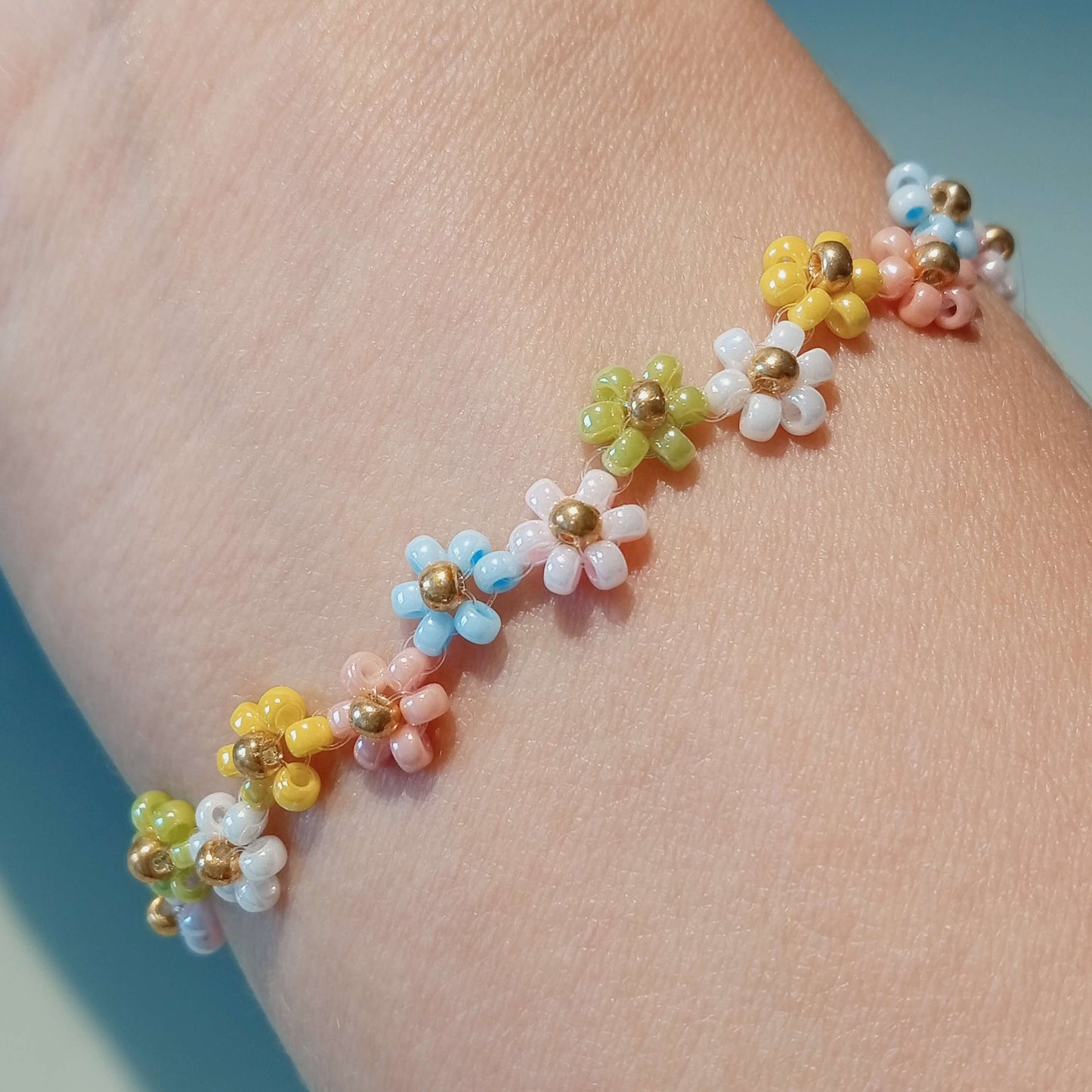 Zig-zag Daisy Braclet